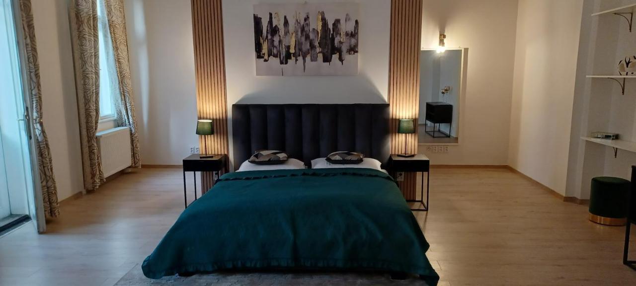 Entrez Apartment 3 - Historical Centre Kosice Ngoại thất bức ảnh