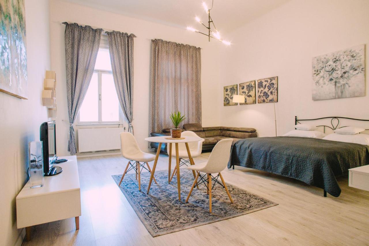 Entrez Apartment 3 - Historical Centre Kosice Ngoại thất bức ảnh